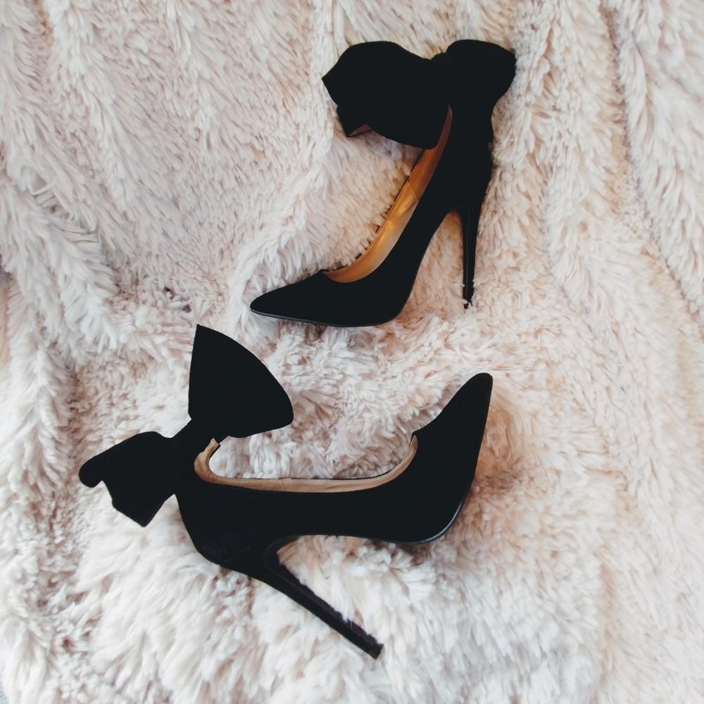 Black velvet bow stiletto heels Size 6.5 Womens